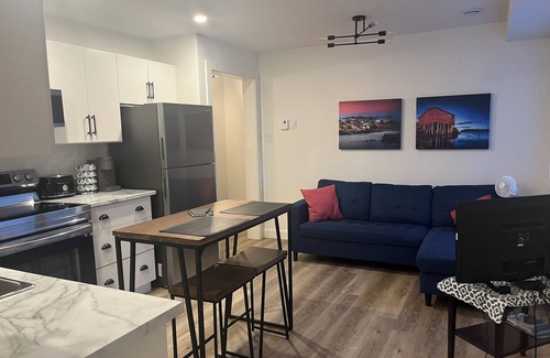 Terra Nova Apartment | Above ground apartment ,just a 10 minute drive to historic downtown St.Johns🌊🍻