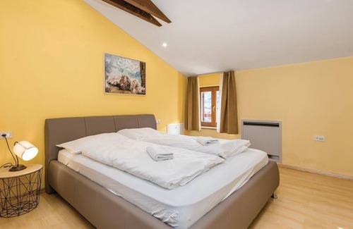 Rukavac House | Above the Kvarner Bay, away from the city noise, is this semi-detached house.