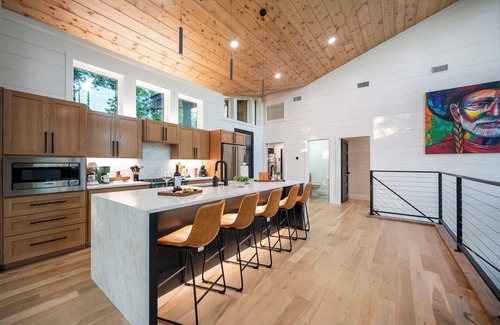 Broken Bow Cabin | Above the Pines | Stunning Views, Hot Tub, Game Room, Firepit & Pet Friendly Carter Mountain Escape