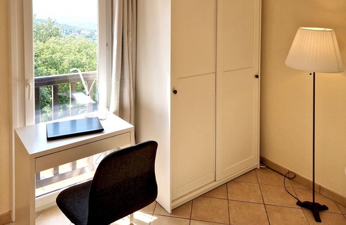 Laroque-des-Alberes Apartment | Above the vineyards on the forest slope: cozy apartment with a dream view