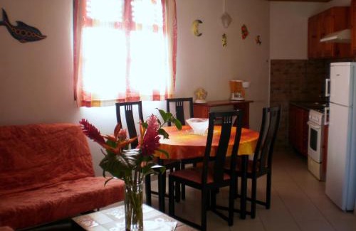 Le Marin House | Abri Gens Libres