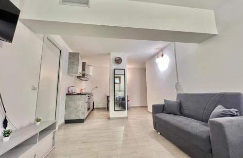 Cologno Monzese Apartment | Abruzzi Home
