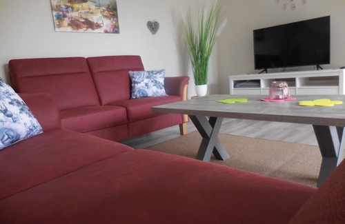 Friedeburg Apartment | Abseits vom Trubel: Geniessen Sie die Ruhe auf dem Land in Einer 120qm Wohnung!