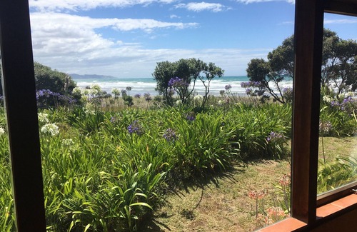 Waimarama House | Absolute beach front - Waimarama Holiday Home