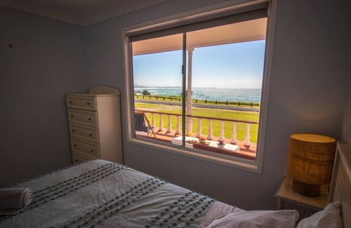 Minnie Water Apartment | Absolute Beachfront Getaway - Seascape Beach