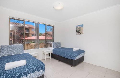 Bilinga Apartment | Absolute beachfront apartment!