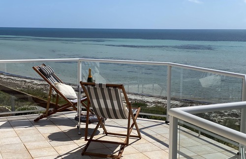 Carribie House | Absolute Beachfront Holiday House with unrestricted Seaview's- Corny Point