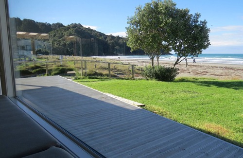 Waihi Beach House | Absolute beachfront! Sleeps 12+nBuilt 2011