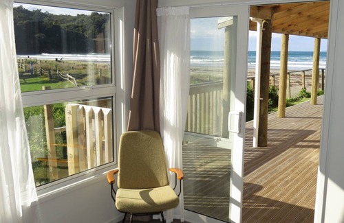 Waihi Beach House | Absolute beachfront! Sleeps 12+nBuilt 2011