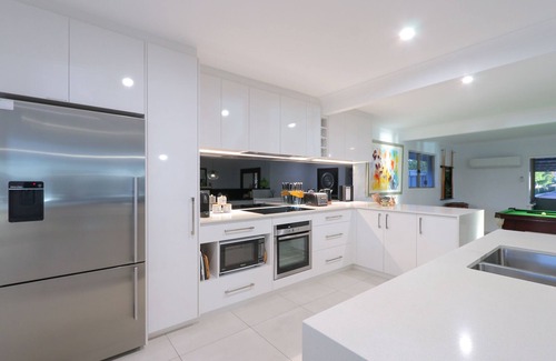 South Yunderup House | ABSOLUTE FRONTAGE TO THE MURRAY RIVER!