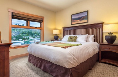 Chelan Resort | Absolutely gorgeous resort & condos !
