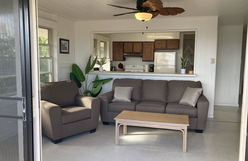 Hauula House | Absolutely Oceanfront/SimpleRuralHome/AC rooms
