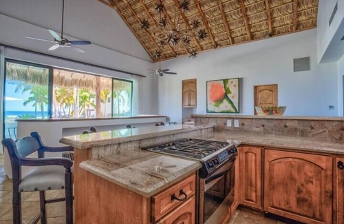 Ensenada Los Muertos Villa | Abuelo: Premium Oceanfront 2-bed, 2-bath villa with private