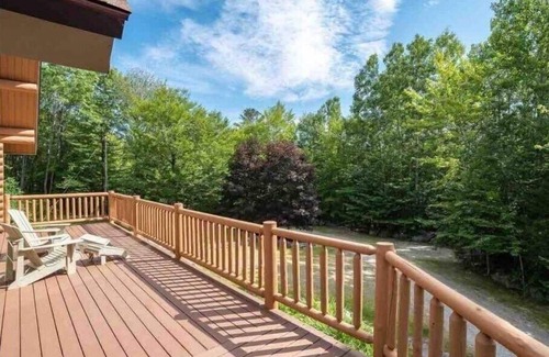 Locke Mills Ski Chalet | Abundant Light with Hot Tub, King Bed, and Wood stove-18 Minutes to Sunday River