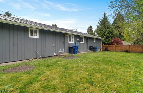 Northwest Olympia Apartment | AC IN UNIT Modern 2 bedroom remodel walking distance to downtown