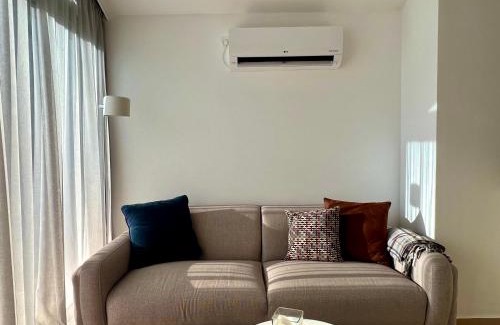 Denovici Apartment | Acacia hill B8