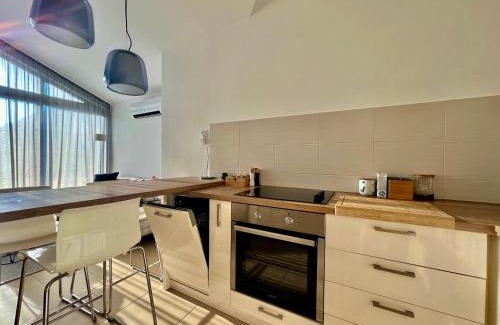Denovici Apartment | Acacia hill B8