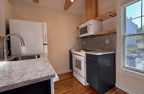 Northeast Harbor Apartment | Acadia National Park- Bar Harbor Maine 2nd Story + Gym Access