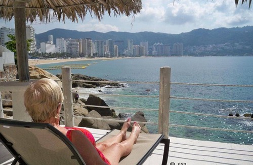Costera Acapulco Apartment | Acapulco Beachfront Studio Condo, Fabulous View!