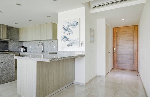 Playa Diamante Apartment | ACAPULCO RESIDENCES WITH GOLF VIEWS
