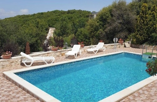 Kfardebian Villa | AcAssia : Relax and Unwind in Comfort at This Spacious Family Villa