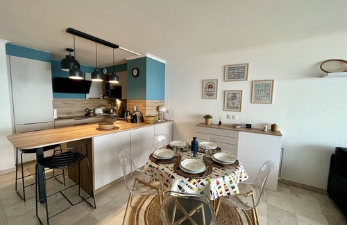 Les Sables d'Olonne Apartment | Accès direct à la Plage + Garage fermé