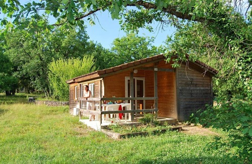 Gramat Cabin | Accès Piscine, Fitness, Sauna ! Maisonnette Climatisée avec Terrasse