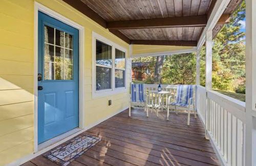 Hendersonville House | Accessible 1BR Cottage with Firepit Near Trails