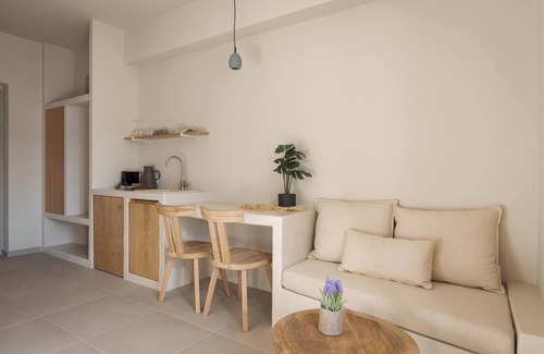 Limeni Apartment | Accessible Double Room By Yerma Suites Limeni