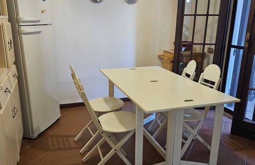 Capitana House | Accogliente Porzione di Villa a Pochi Passi dal Mare