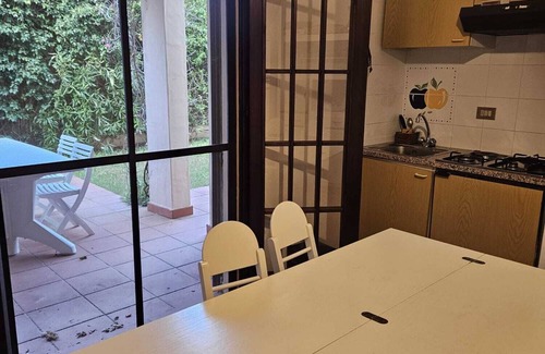 Capitana House | Accogliente Porzione di Villa a Pochi Passi dal Mare