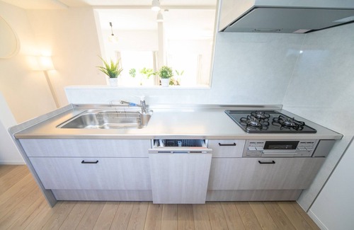 Kuwana House | Accommodates 9 people pets allowed 5 minutes to /Kuwana Mie