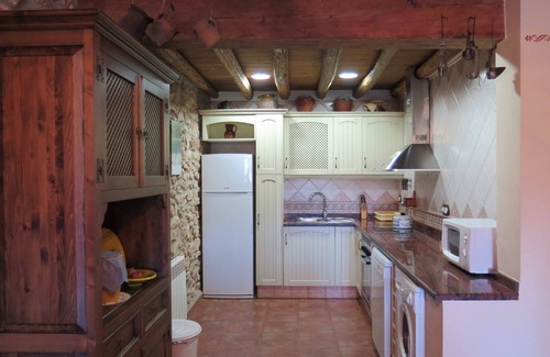 Vall d'Alba Cottage | Accommodation in Castellón (6 people). Enjoy the family pool