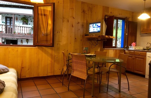 Taranes Apartment | Accommodation in the mountains. Jacuzzi. Picos de Europa. Asturias. Cangas de Onis.