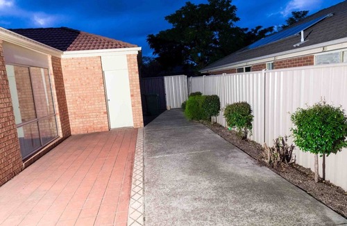 Craigieburn House | Accommodation in Melbourne