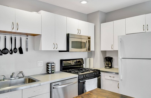 North End Condo | ACeltics/Bruins, Little Italy, North End