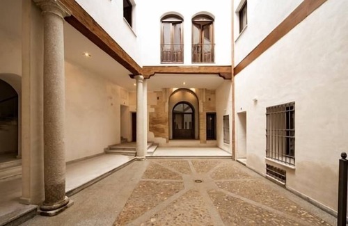 Toledo City Center Apartment | Acequia - Toledo Center with Swimming Pool