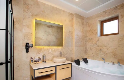 Ortahisar Apartment | Acer Living Home 101
