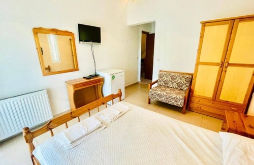 Potos Apartment | Achinora Potos Double Room With Garden View