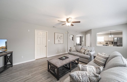 Round Rock House | ACL Super Home . 4 bedroom with Hot spa in the backyard in an awesome neigbohoo