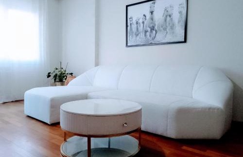 Oviedo City Centre Apartment | Acogedor apartamento a un paso de Gascona con WiFi Netflix Disney Plus y Prime gratis by M&N's House