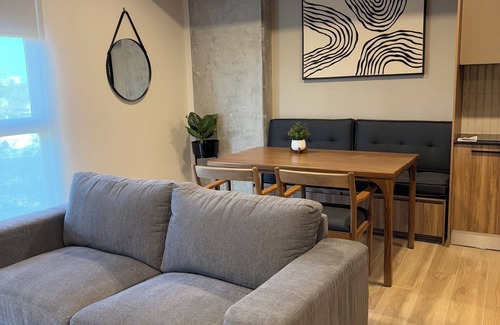 Zona Expo Apartment | Acogedor Loft en piso 3 frente a la expo Guadalajara, con gimnasio, AC, Wifi.