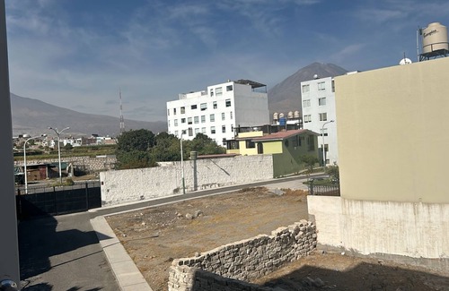 Cayma Apartment | Acogedor y Amplio Departamento en Cayma, Arequipa con Vista al Misti
