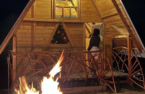 Huila Department Cabin | Acogedoras Cabañas, Jacuzzi, Piscina, Baño Privado y Balcón con Gran Vista