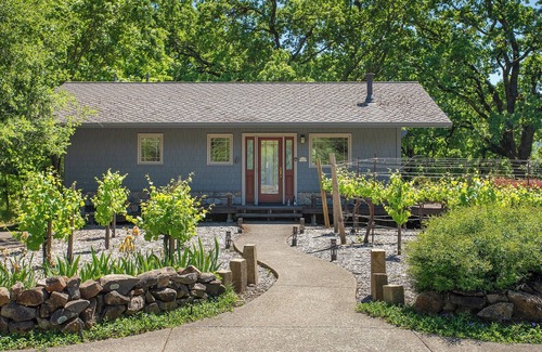 Santa Rosa Cottage | Acorn Cottage: Privacy on 4 Acres in Kenwood
