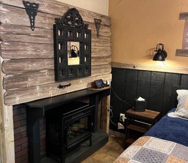 Canton House | Acorn Hideaways Canton Rustic Old West Frontier Suite