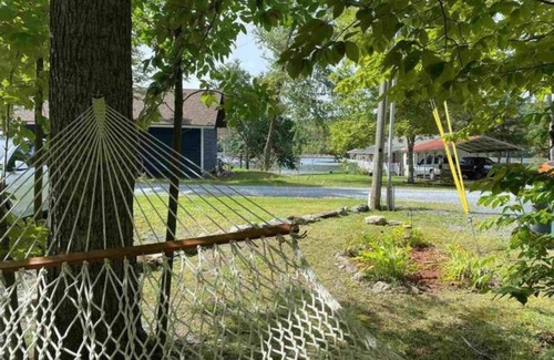 Hubbardton Cabin | Acorn Landing is a relaxing family-friendly cabin at Lake Bomoseen! n