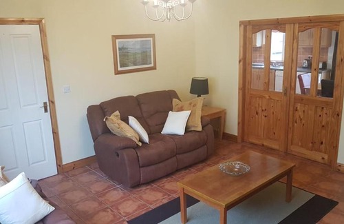 Killarney House | Acorn Lodge - Deluxe 3 Bedroom House in Killarney Holiday Village