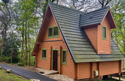 Liverton House | Acorn Lodge for Six with Hot Tub - Devon