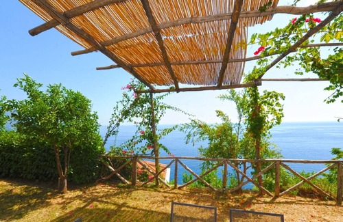 Pogerola Apartment | Acquamarina, Panoramic cottage in Amalfi in villa with stunning views.
